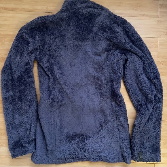 XS Fuzzy Northface Jacket - Picture 3 of 6